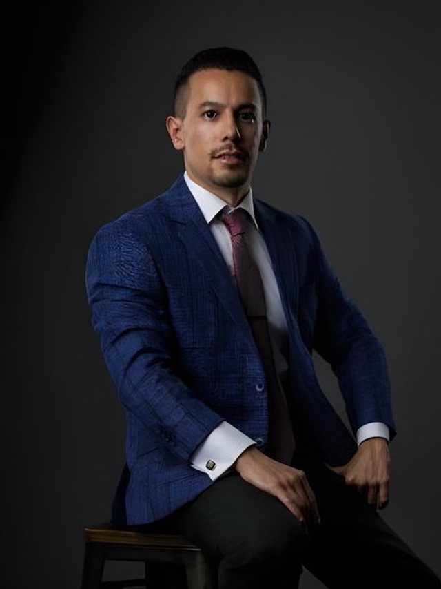 Dr. Sebastian Gutierrez De Pineres — cosmetic surgeon